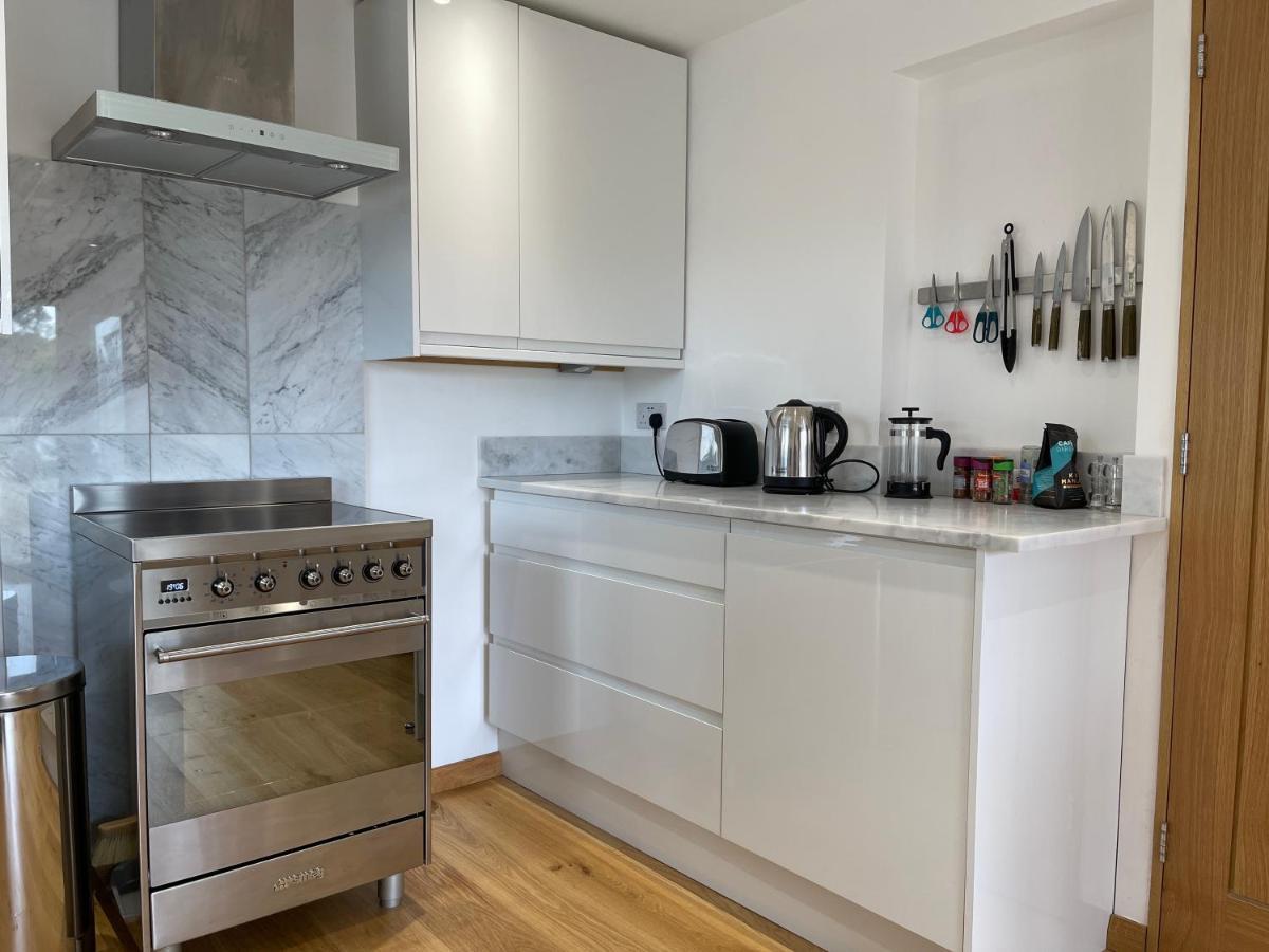 Whitley Old Garage Apartment Ngoại thất bức ảnh