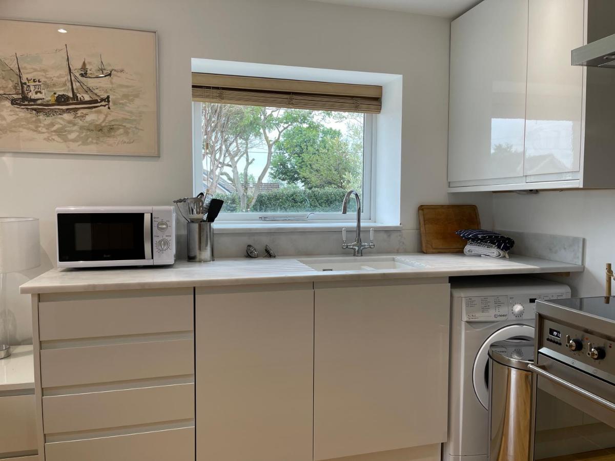 Whitley Old Garage Apartment Ngoại thất bức ảnh